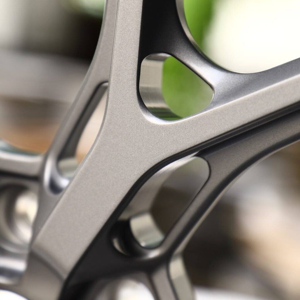 Ford Mustang S550 wheels – Side-Milled Mirror Milled (Vossen HF-5-Style), lip and barrel detail