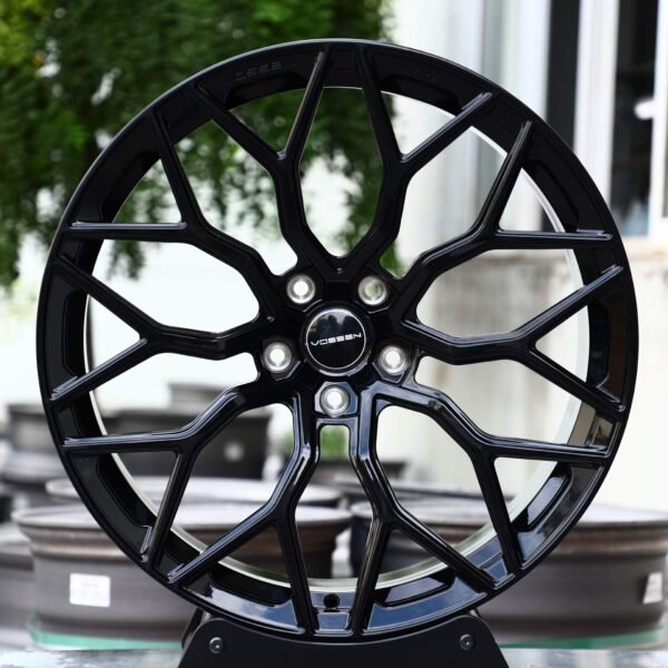 Tesla Model 3 wheels – Gloss Black 10 Y-Spoke (Vossen HF-2-Style), front view