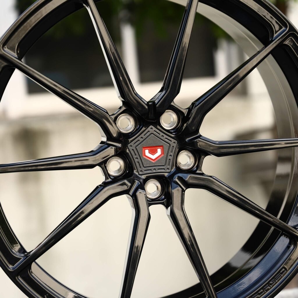 Tesla Model 3 wheels – Vossen Gloss Black 5 Y-Spoke, lip and barrel detail