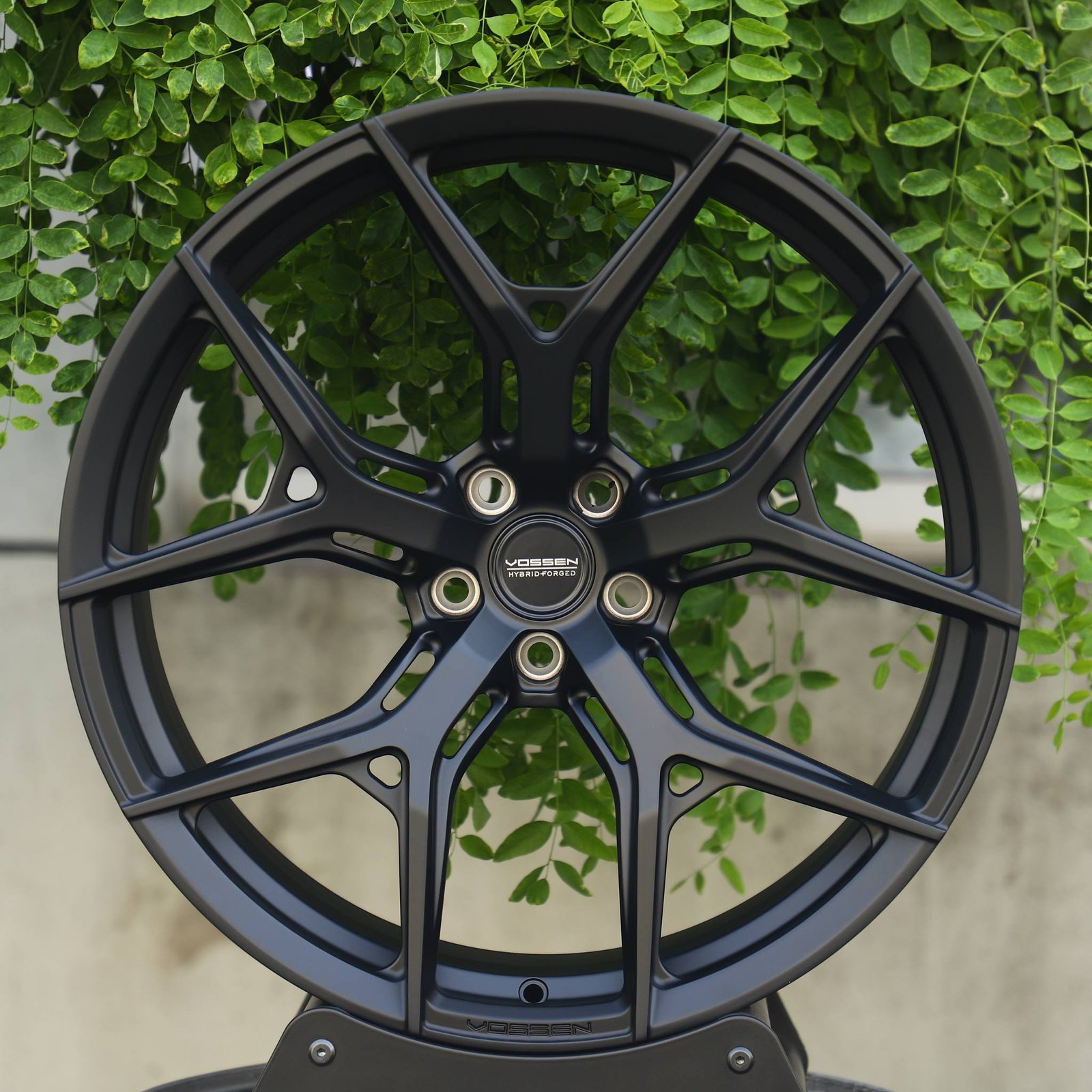 Tesla Model 3 wheels – Gloss Black 5 Y-Spoke Side-Milled (Vossen HF-5-Style), front view