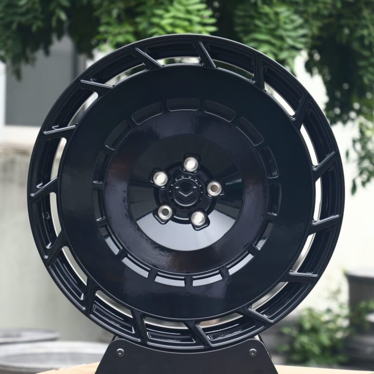 Кованые диски на Tesla Model Y — Кованый диск, в стиле Vossen, глянцевый чёрный