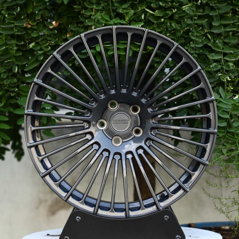 Tesla Model Y wheels – Vossen Gloss Black / Gunmetal Multi-Spoke, front view