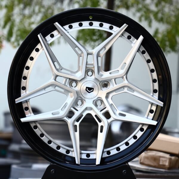 Tesla Model Y wheels – Vossen Gloss Black / Silver 2-Piece Deep Lip, front view