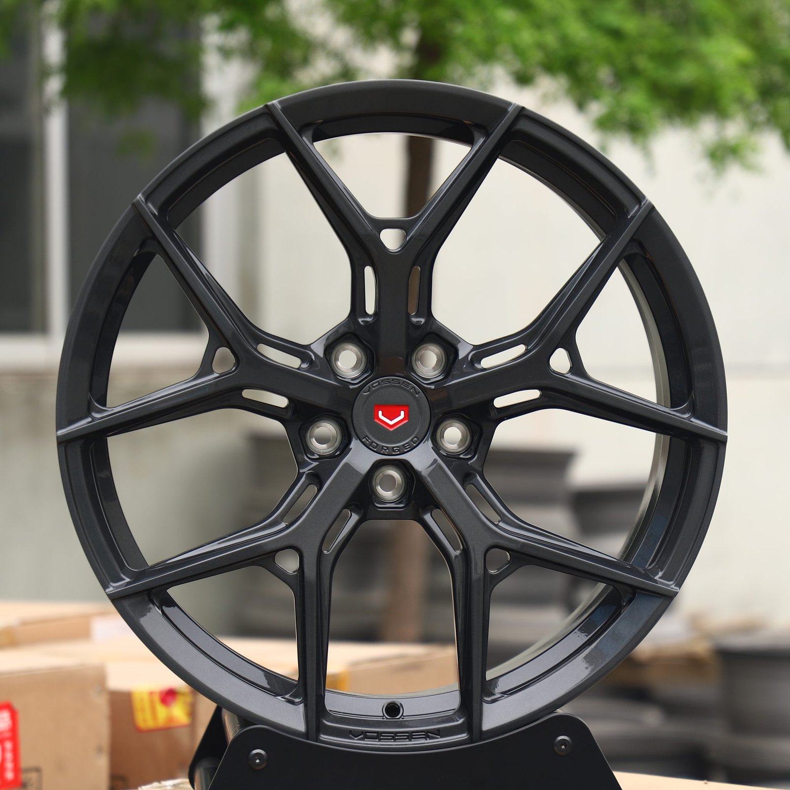 Tesla Model 3 wheels – Gunmetal 5 Y-Spoke (Vossen HF-5-Style), front view