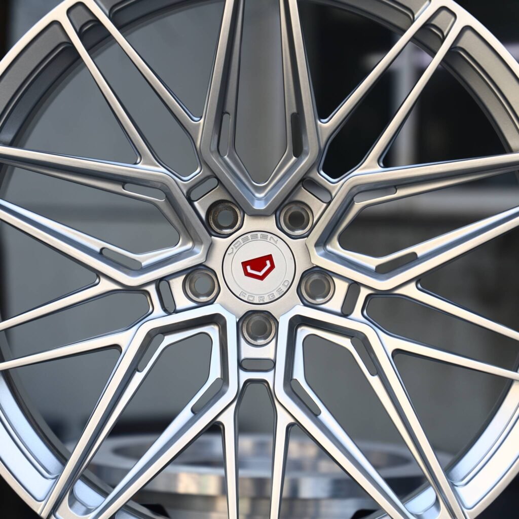 Ford Mustang S550 wheels – Matte Silver 10 Y-Spoke (Vossen HF-7-Style), lip and barrel detail