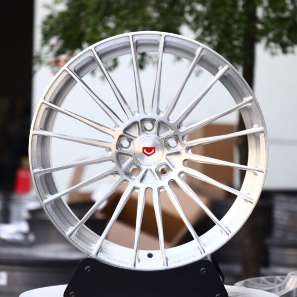 Tesla Model Y wheels – Brushed Silver Thin 20-Spoke (Vossen-Style), front view