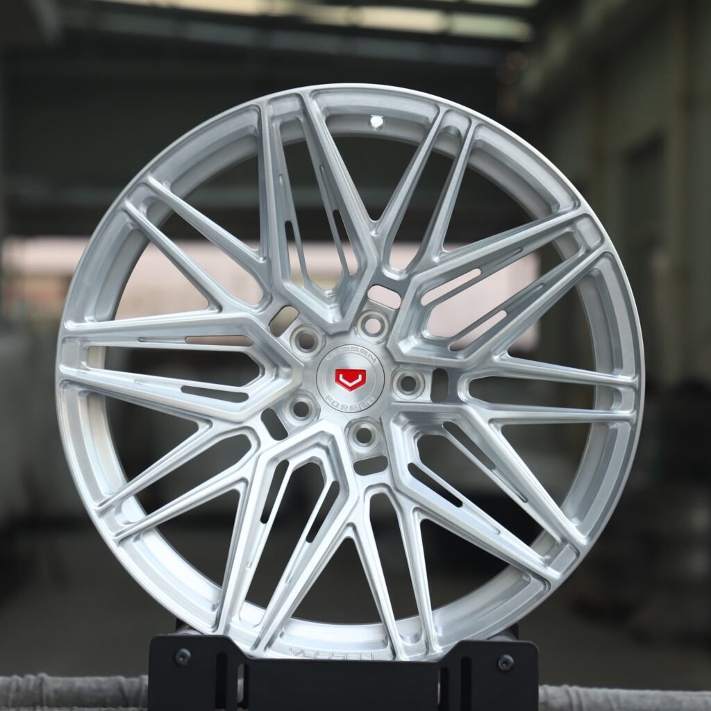Tesla Model Y wheels – Side-Milled Silver 5-Spoke (Vossen HF-7-Style), front view