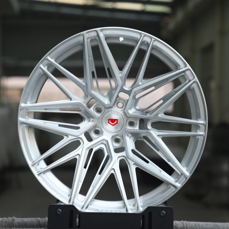 Tesla Model Y wheels – Side-Milled Silver 5-Spoke (Vossen HF-7-Style), front view