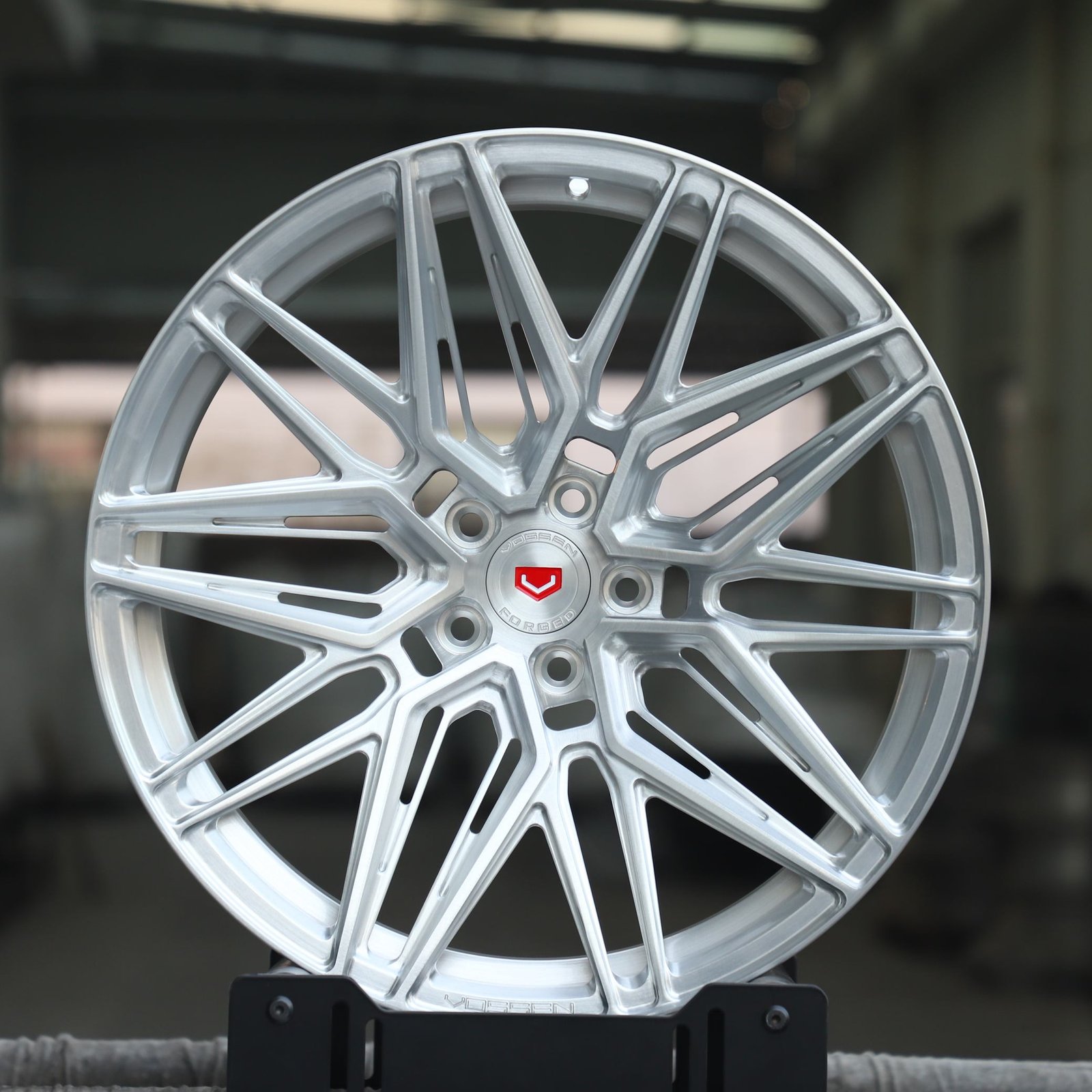 Tesla Model Y wheels – Side-Milled Silver 5-Spoke (Vossen HF-7-Style), front view