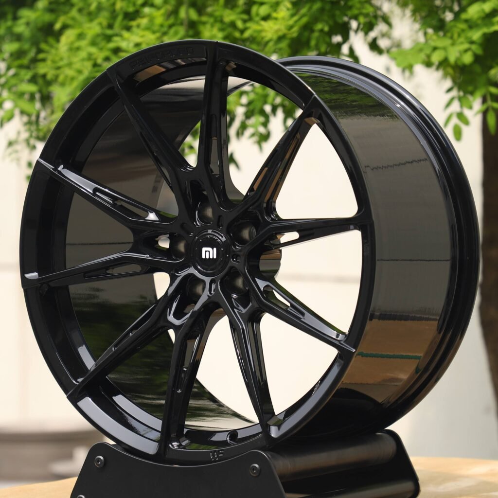 Vossen Side-Milled Silver 5 Y-Spoke Forged Wheels - Audi A6 / BMW 5 Series Fitment (5-Lug) view 3