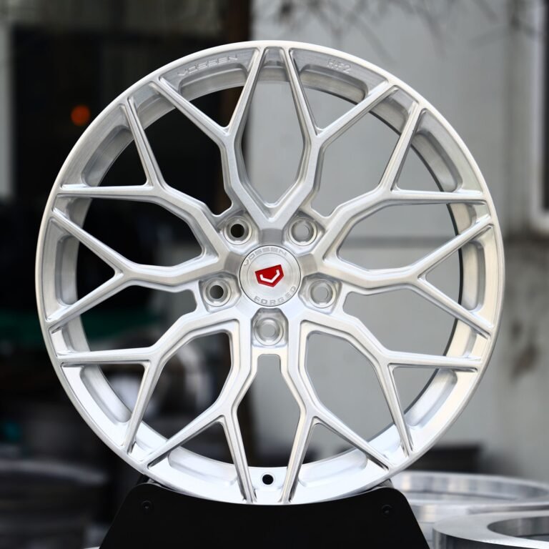 Porsche 911 wheels – Brushed Silver 10 Y-Spoke (Vossen-Style), front view