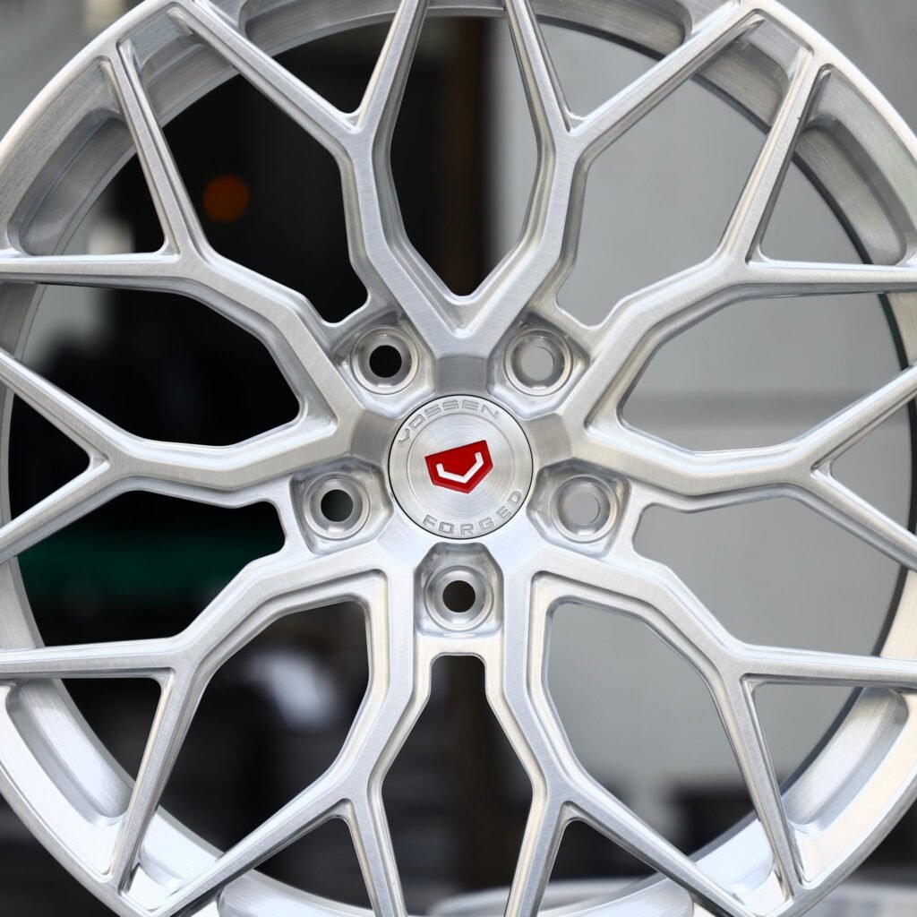 BMW M4 F82 wheels – Brushed Silver 10 Y-Spoke (Vossen-Style), lip and barrel detail