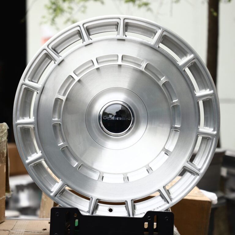 Porsche 911 wheels – Brushed Silver Slotted Full-Face (Vossen-Style), front view