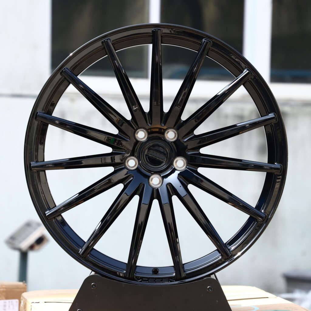 Porsche 911 wheels – Gloss Black 15-Spoke (Vossen-Style), front view