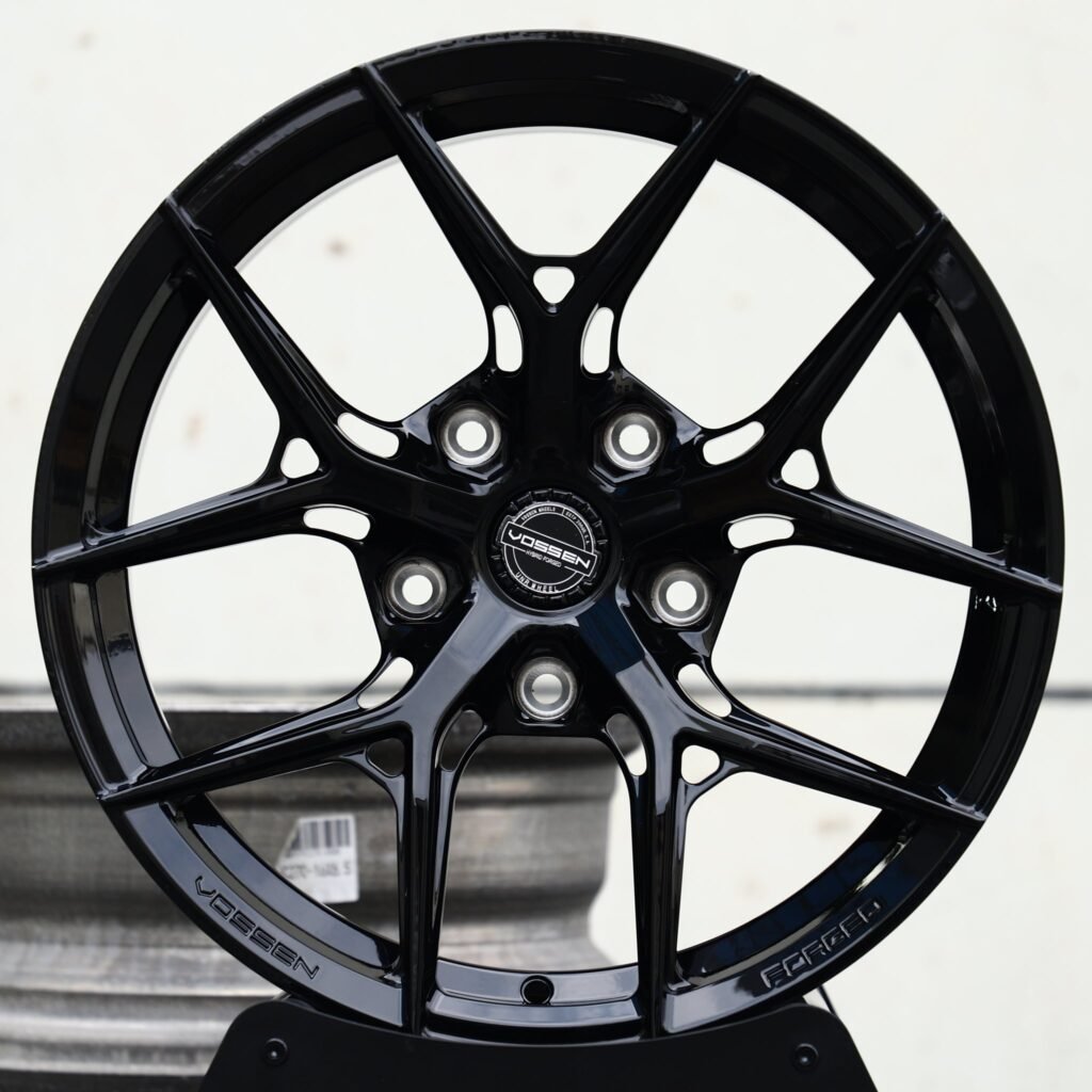 Porsche 911 wheels – Gloss Black 5 Y-Spoke (Vossen-Style), front view
