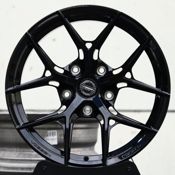 Porsche 911 wheels – Gloss Black 5 Y-Split-Spoke (Vossen-Style), front view