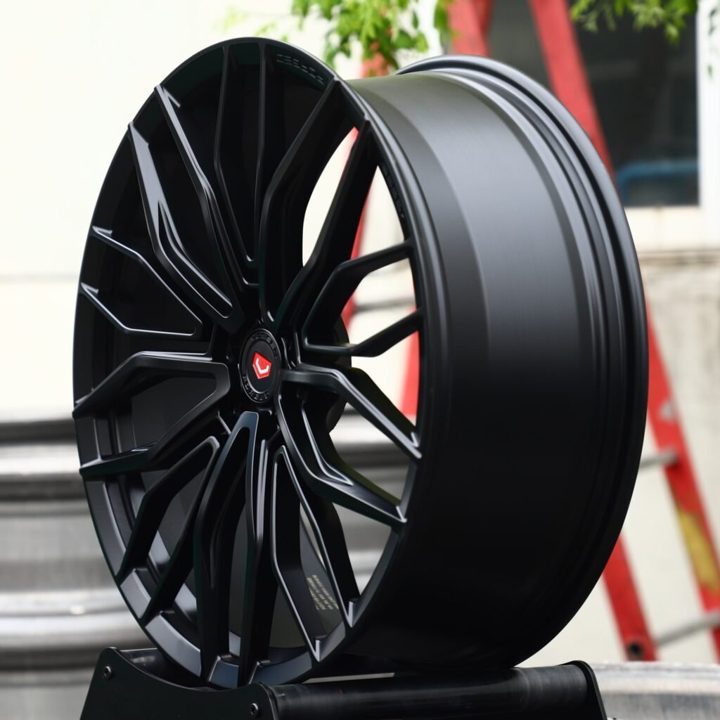 5x130 wheels – Gloss Black Machined Mesh (Vossen-Style), side view