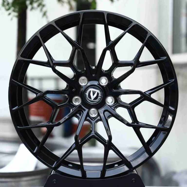 Vossen-Style Gloss Black Web-Mesh Forged Wheels – Tesla Model 3 / A5, front view