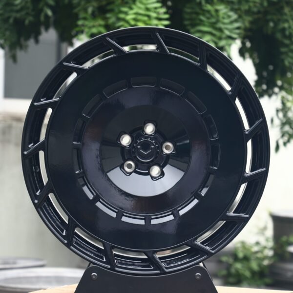 Vossen-Style Gloss Black Windowed Dish Forged Wheels – Tesla Model Y / Ford Mustang, front view