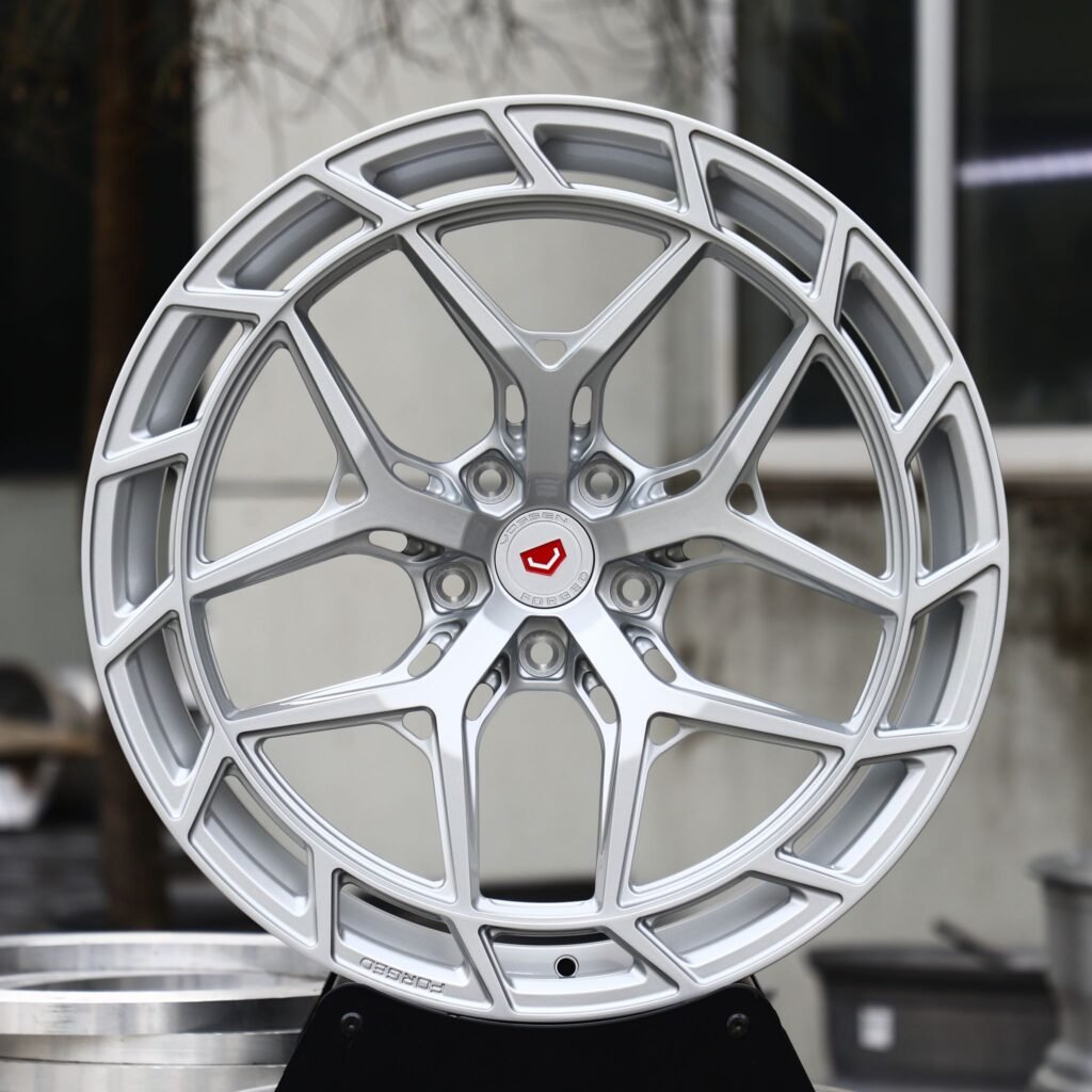Porsche 911 wheels – Matte Silver Directional Mesh (Vossen-Style), front view