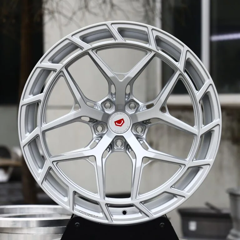 Vossen-Style Matte Silver Directional Mesh Forged Wheels – Porsche 911 / M3, front view