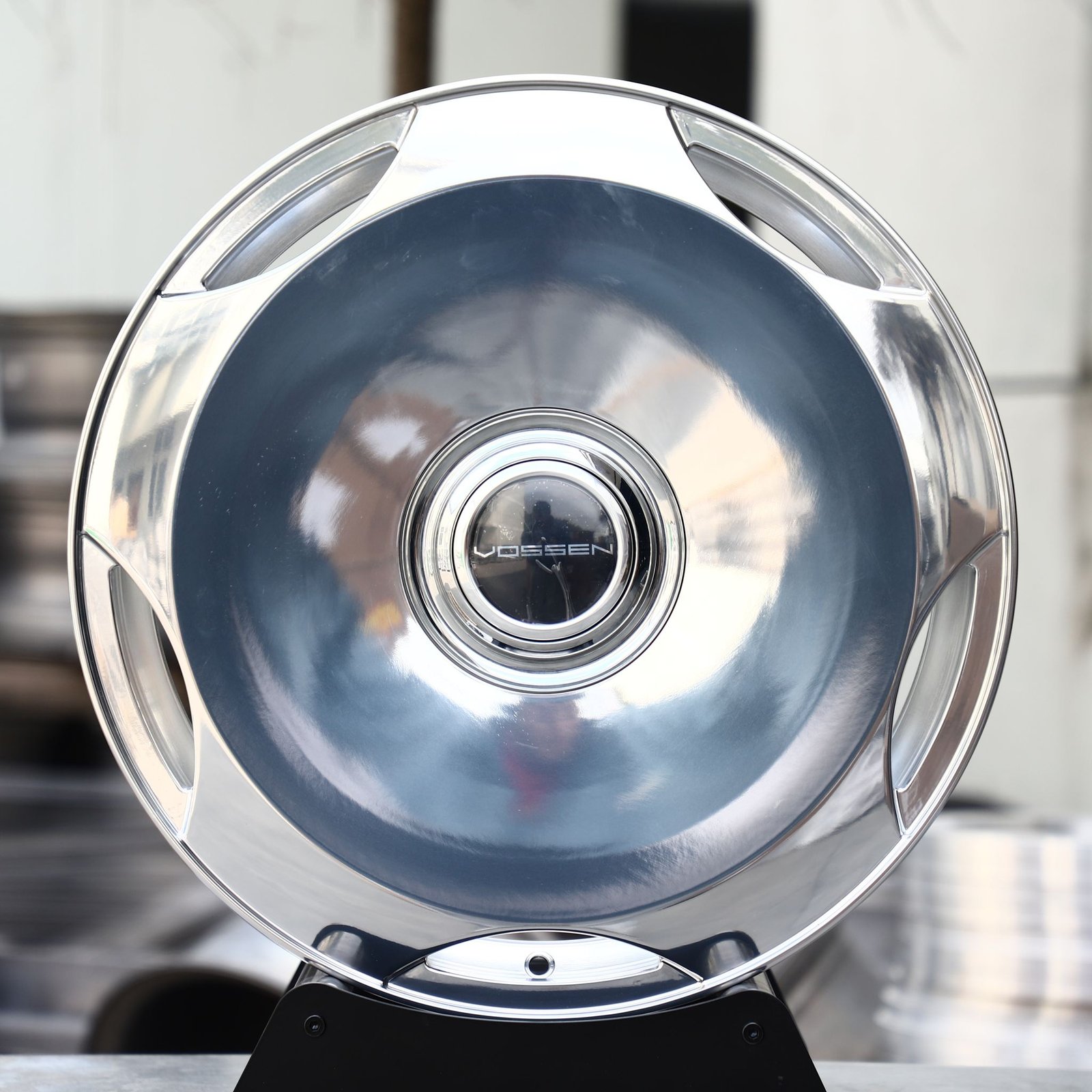 Porsche 911 wheels – Mirror Polished Aero Dish (Vossen-Style), front view