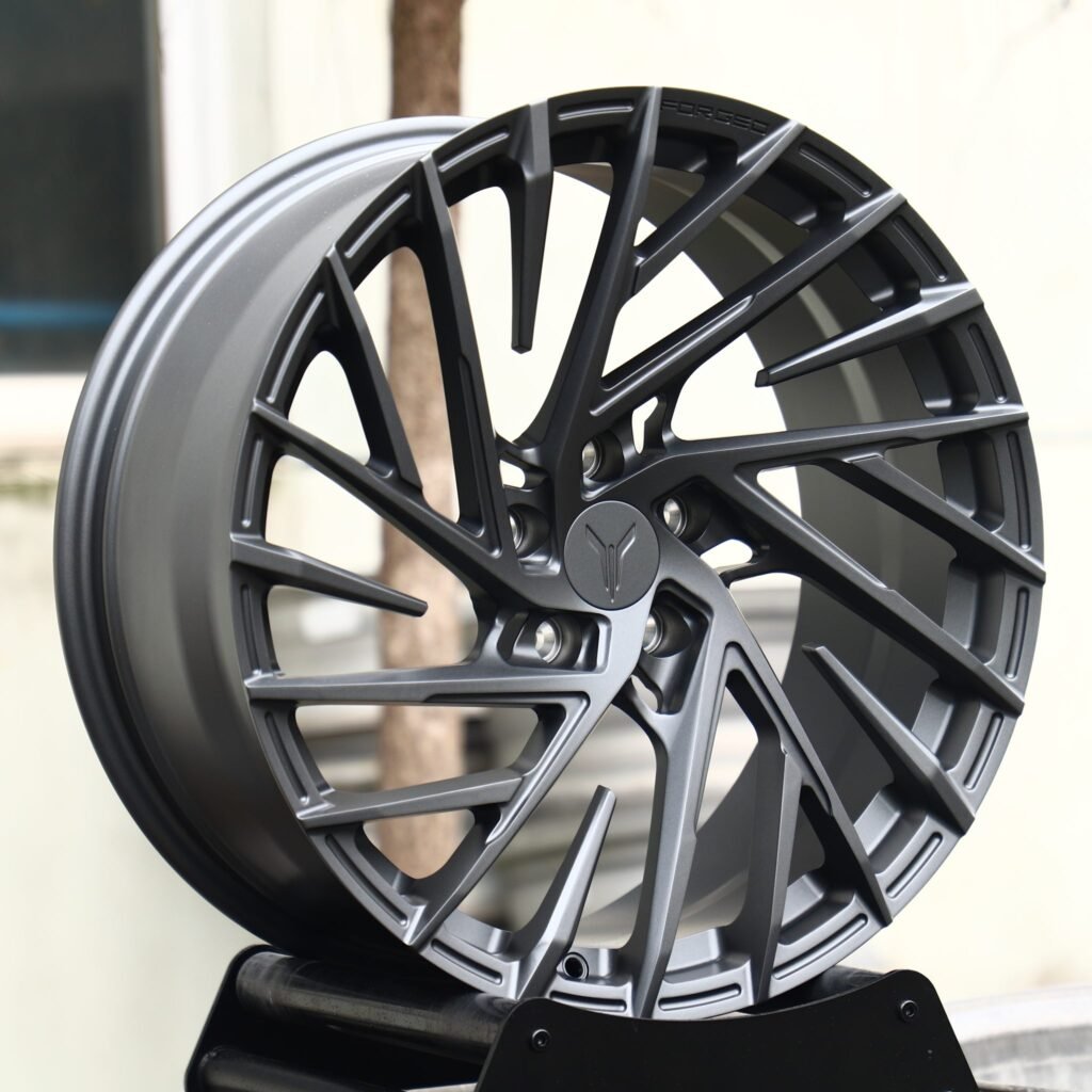 Voyah Dream wheels – Gunmetal Directional Multi-Spoke (Voyah OEM-Style), angled view