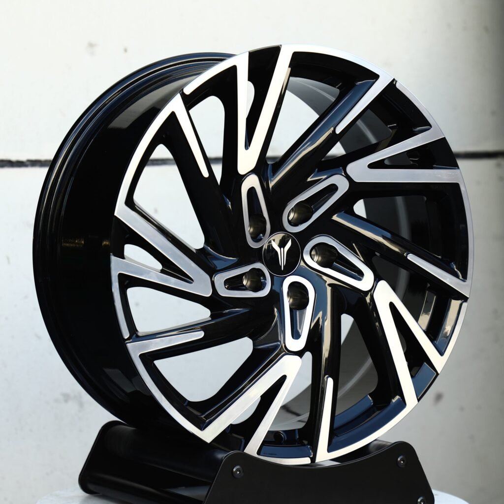 Li Auto L9 wheels – Gloss Black Directional Machined Face, angled view