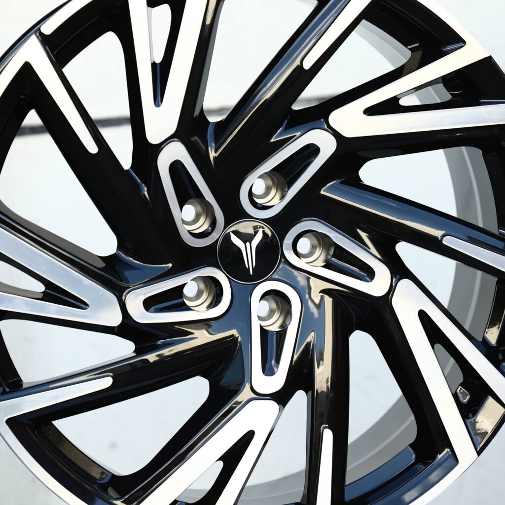 BMW M3 F80 wheels – Gloss Black Directional Machined Face, lip and barrel detail