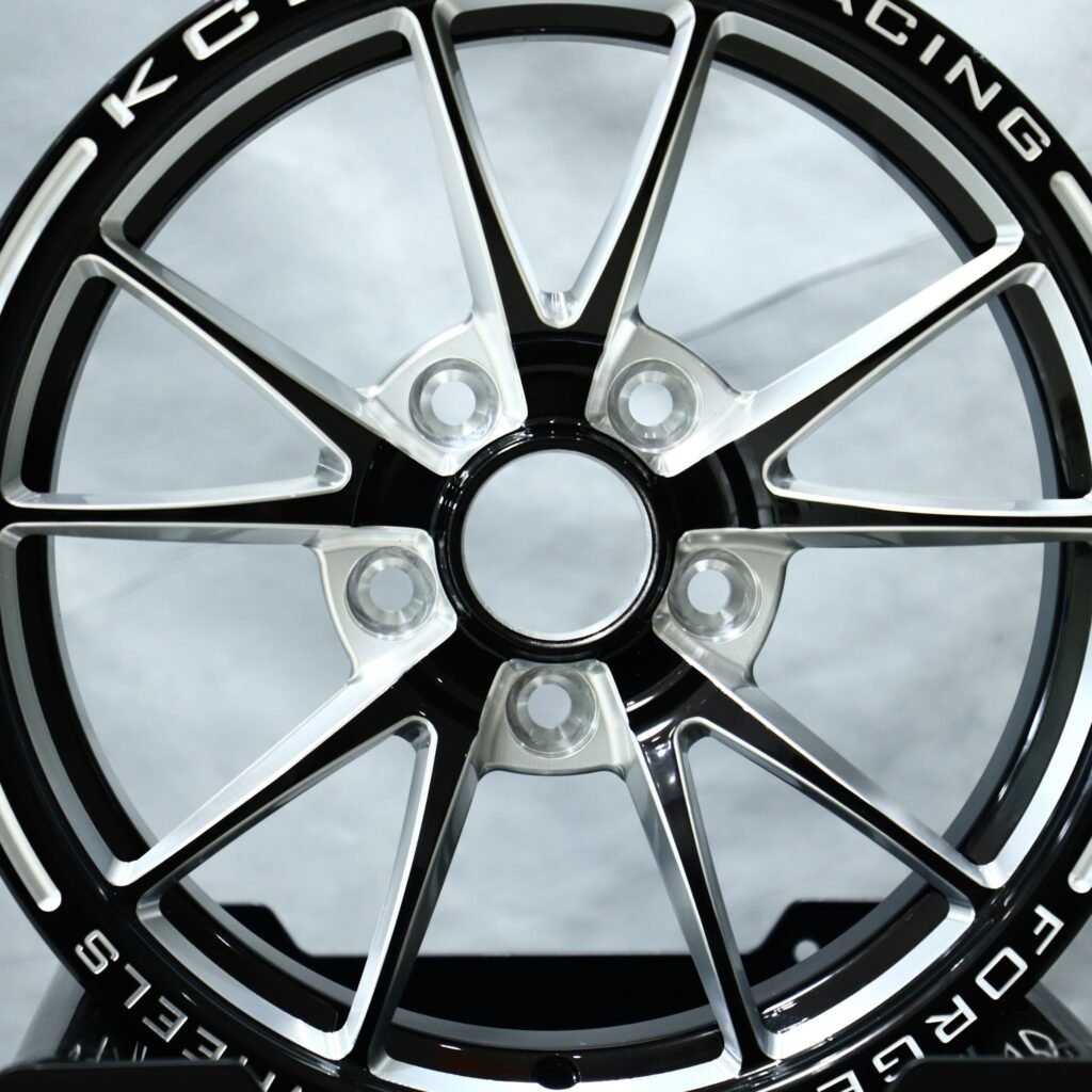Dodge Challenger wheels – Weld 5 V-Spoke Mirror Milled Beadlock, lip and barrel detail