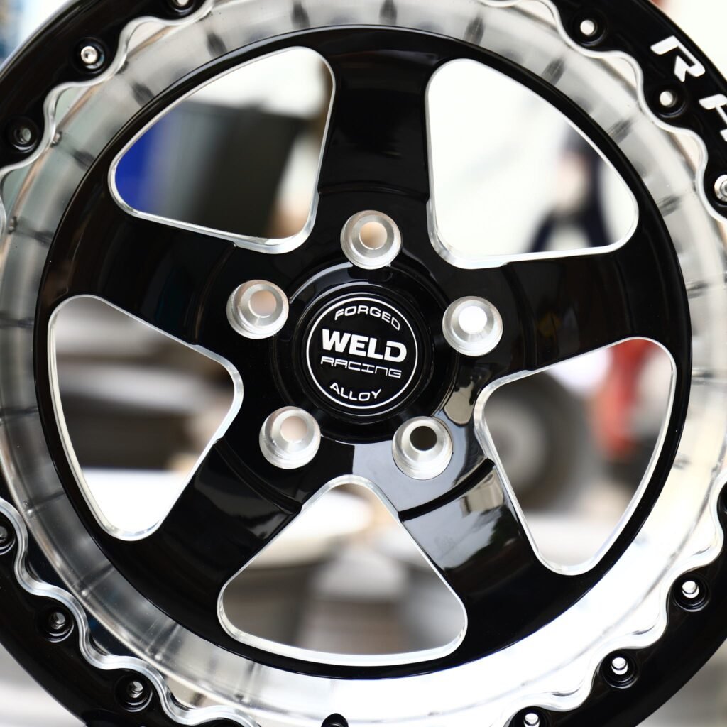 Chevrolet Silverado 1500 wheels – Gloss Black Beadlock (Weld S71-Style), lip and barrel detail