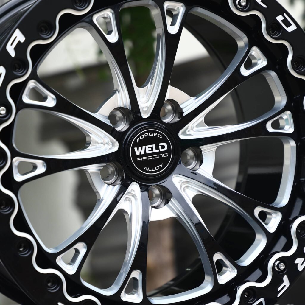 Chevrolet Silverado 1500 wheels – Weld Gloss Black Racing 10-Spoke, lip and barrel detail