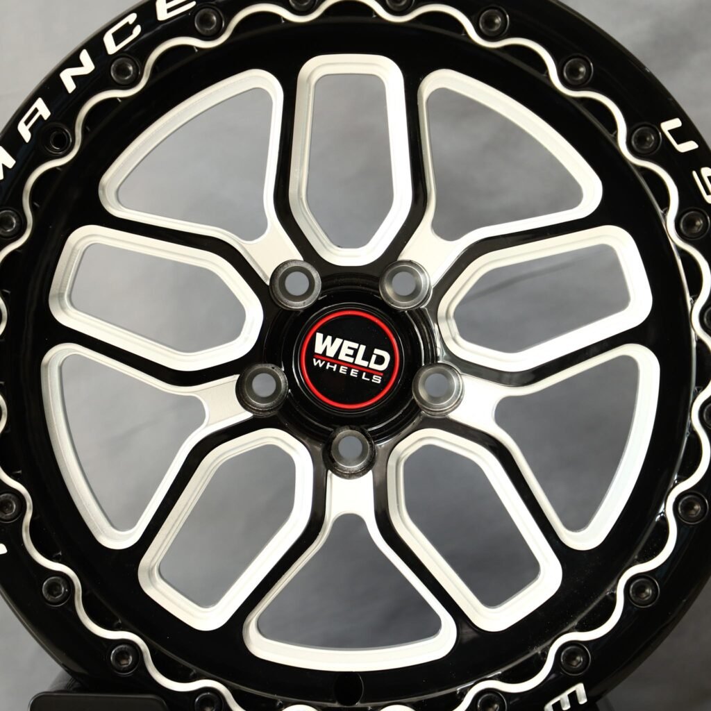 Dodge Challenger wheels – Weld Racing 10 V-Spoke Petal Mirror Milled Beadlock, lip and barrel detail