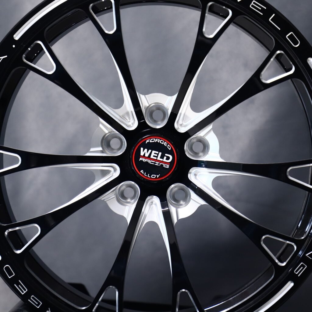 Dodge Challenger wheels – Weld Racing 10 Y-Spoke Mirror Milled, lip and barrel detail