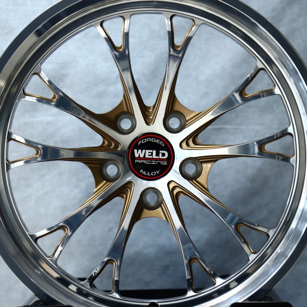 Audi A4 B9 wheels – Weld Racing 10 Y-Spoke Mirror Polished, lip and barrel detail