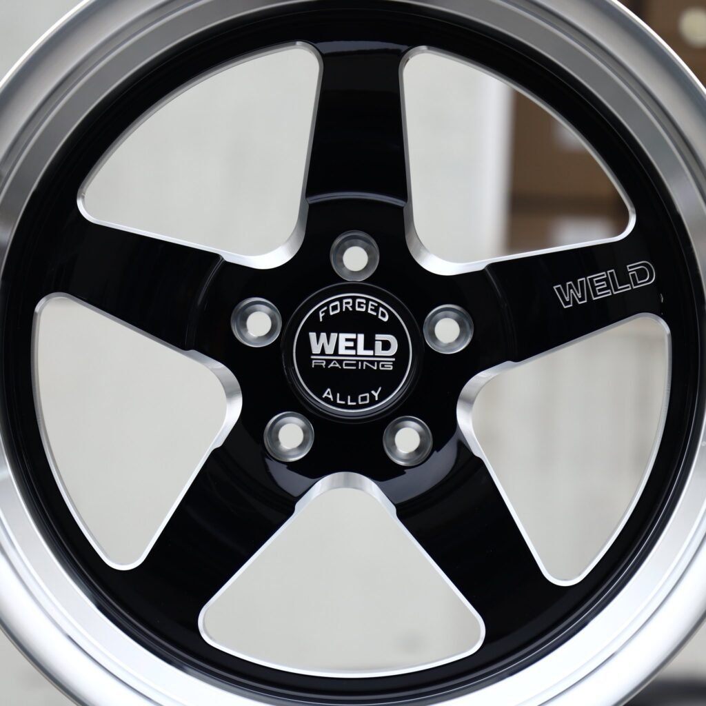 Dodge Challenger wheels – Weld Racing 5-Spoke Deep Lip Mirror Milled Beadlock, lip and barrel detail