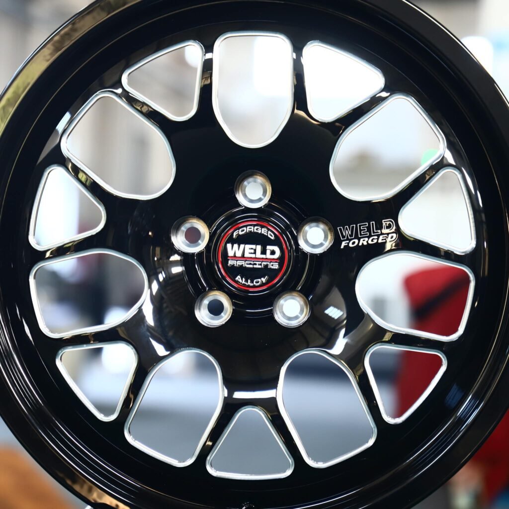 Dodge Challenger wheels – Weld Racing 5-Spoke Deep Lip Mirror Milled Beadlock, lip and barrel detail