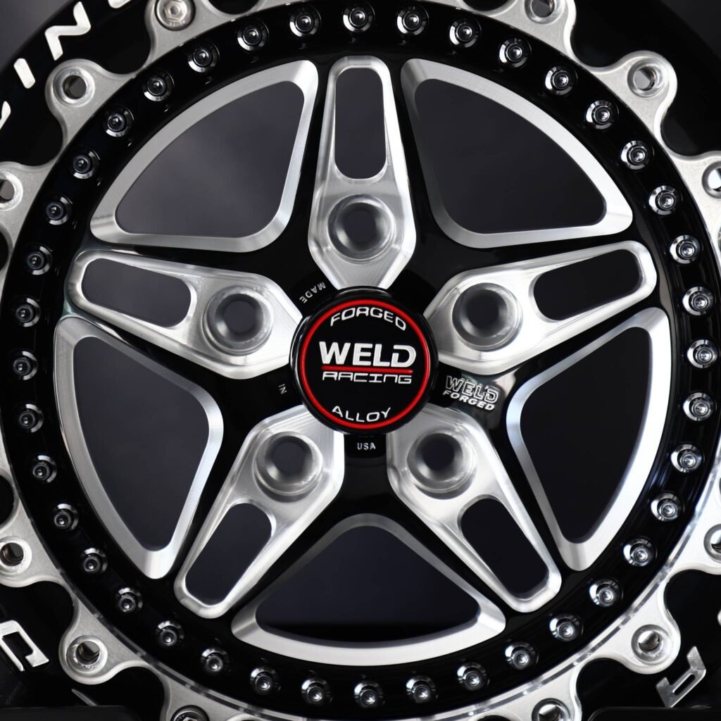 Dodge Challenger wheels – Weld Racing 5-Spoke Mirror Milled Beadlock, lip and barrel detail