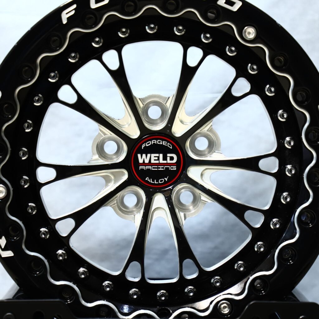 Dodge Challenger wheels – Weld Racing 5-Spoke Mirror Milled Beadlock, lip and barrel detail