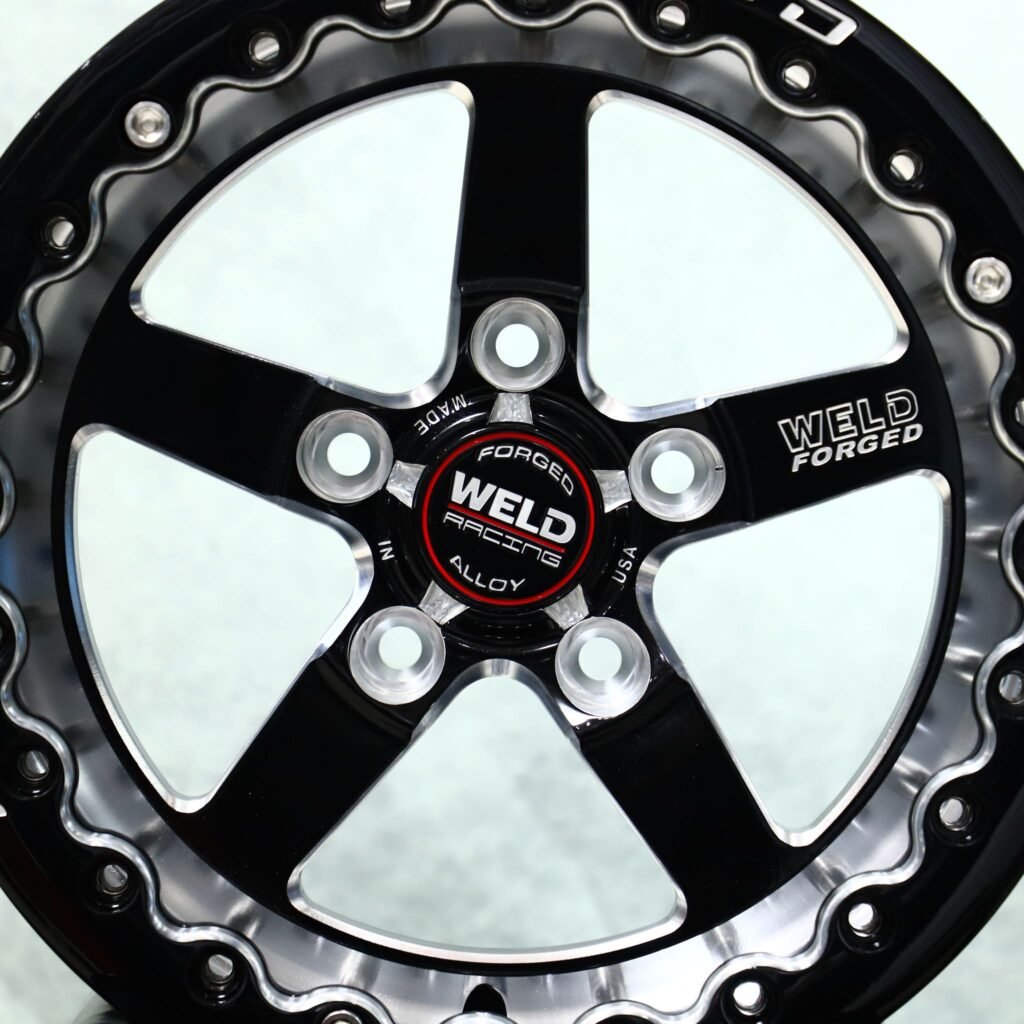 Dodge Challenger wheels – 5-Spoke Mirror Milled Beadlock (Weld Racing S71-Style), lip and barrel detail