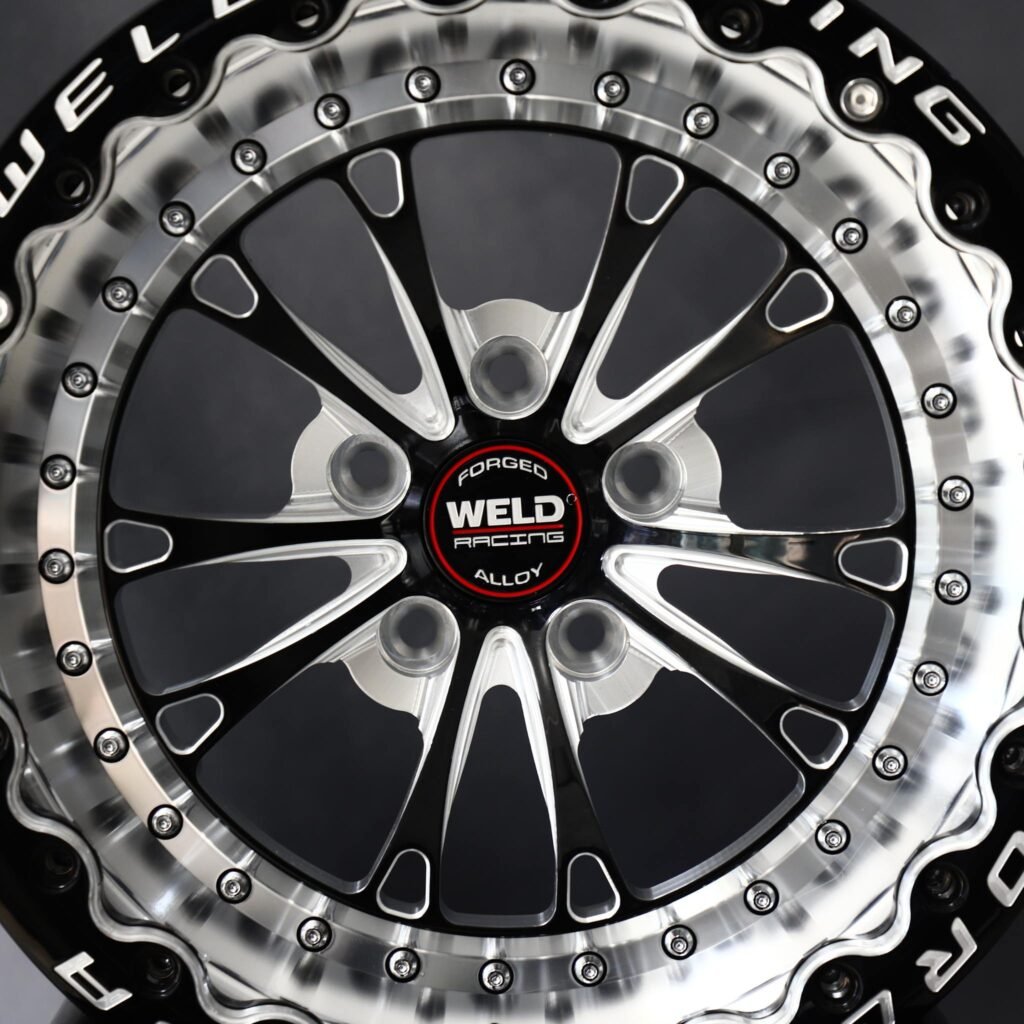 Dodge Challenger wheels – Weld Racing 5-Spoke Mirror Milled Beadlock, lip and barrel detail