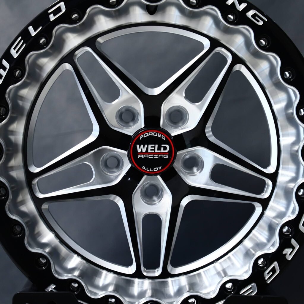Dodge Challenger wheels – Weld Racing 5-Spoke Mirror Milled Beadlock, lip and barrel detail
