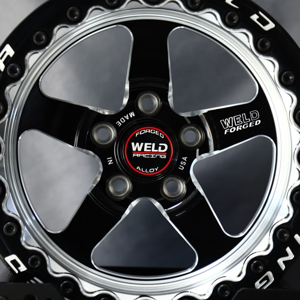 Dodge Challenger wheels – 5-Spoke Mirror Milled Beadlock (Weld Racing S71-Style), lip and barrel detail