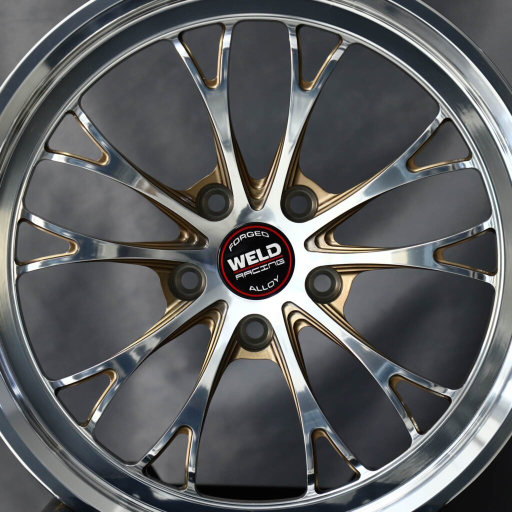 Dodge Challenger wheels – Weld Racing 5-Spoke Mirror Milled Beadlock, lip and barrel detail