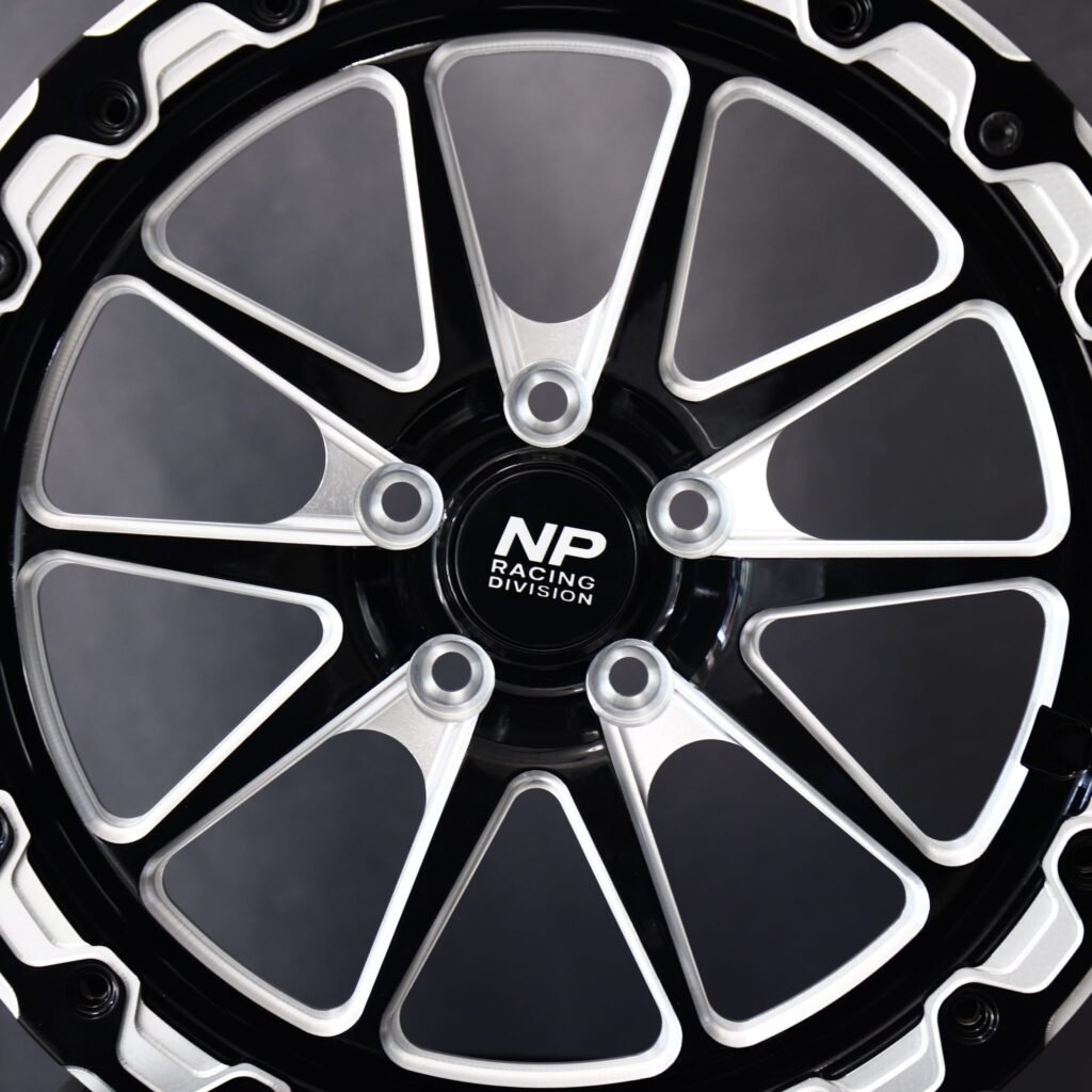 Dodge Challenger wheels – Weld Racing 5-Spoke Mirror Milled Beadlock, lip and barrel detail