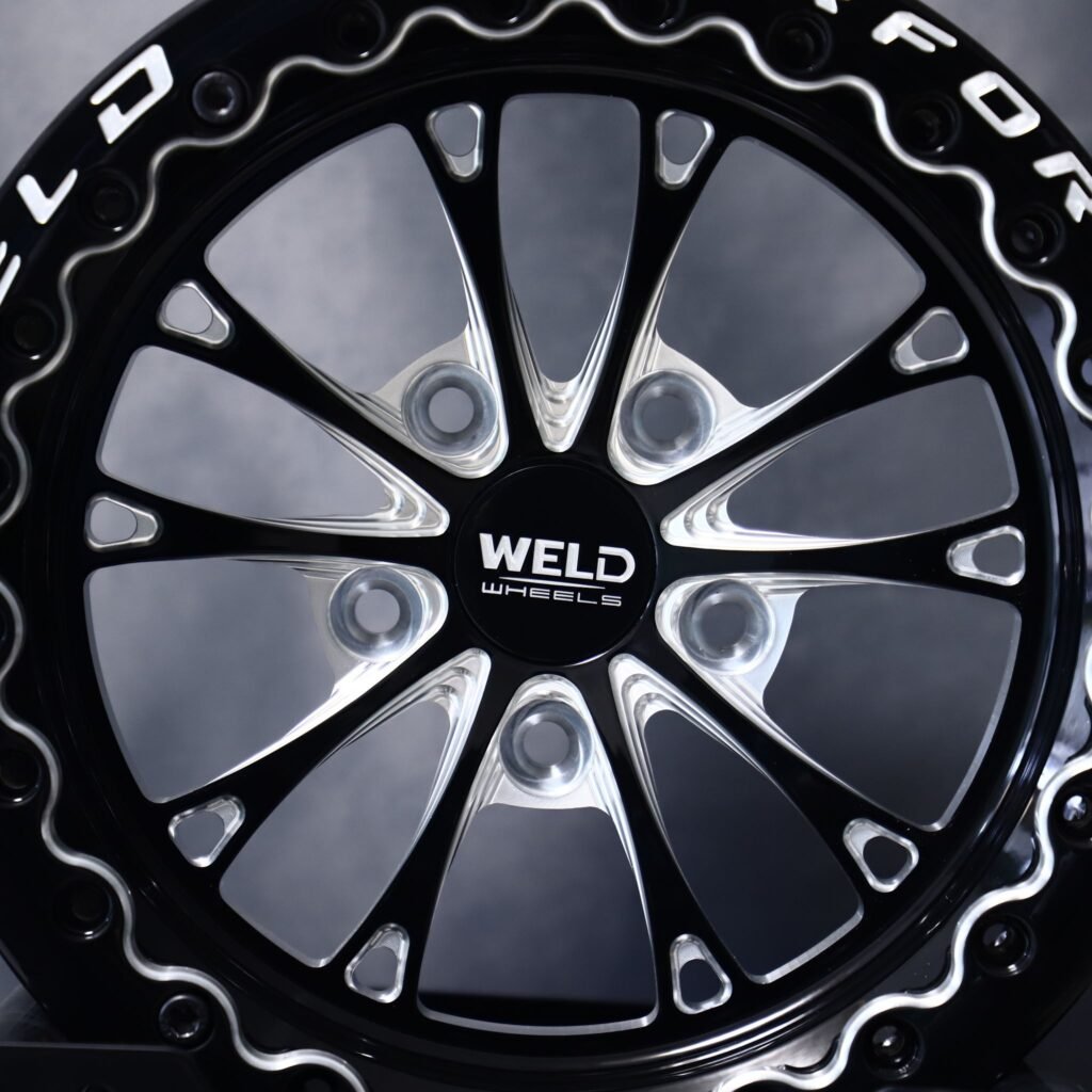 Dodge Challenger wheels – Weld Racing 5-Spoke Mirror Milled Beadlock, lip and barrel detail