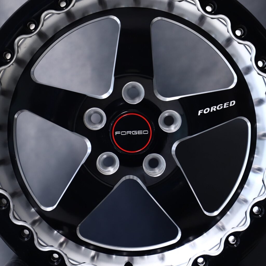 Dodge Challenger wheels – Weld Racing 5-Spoke Mirror Milled Beadlock, lip and barrel detail