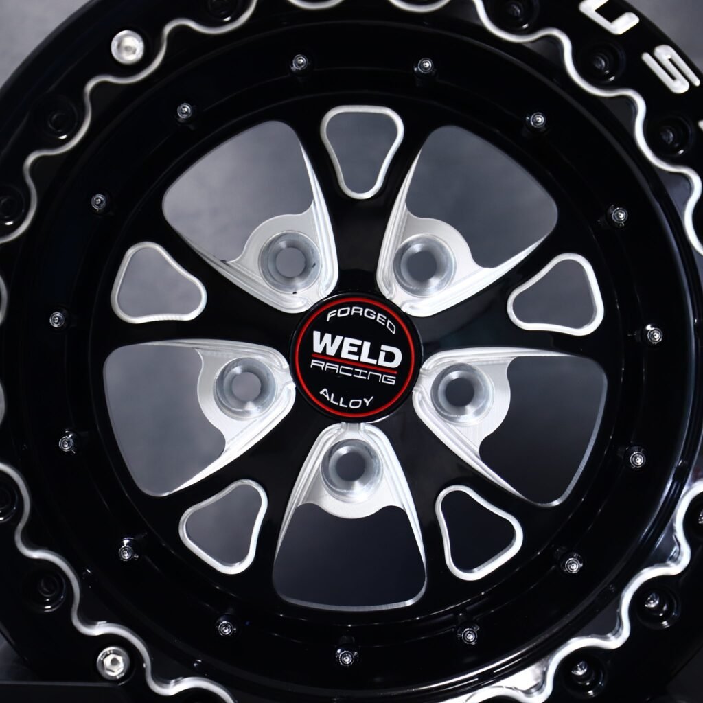 Dodge Challenger wheels – Weld Racing 5-Spoke Mirror Milled Beadlock, lip and barrel detail
