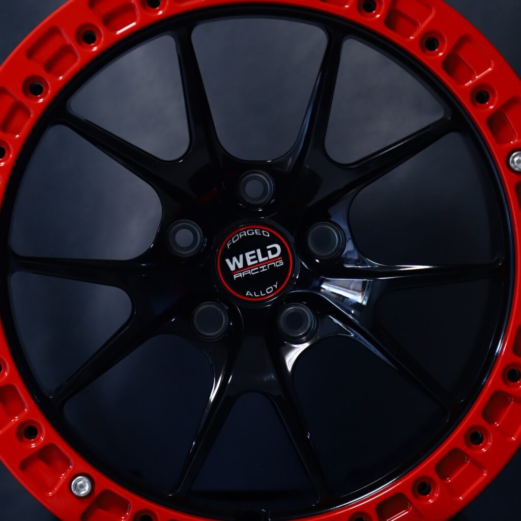 Dodge Challenger wheels – Weld Racing 5-Spoke Mirror Milled Beadlock, lip and barrel detail