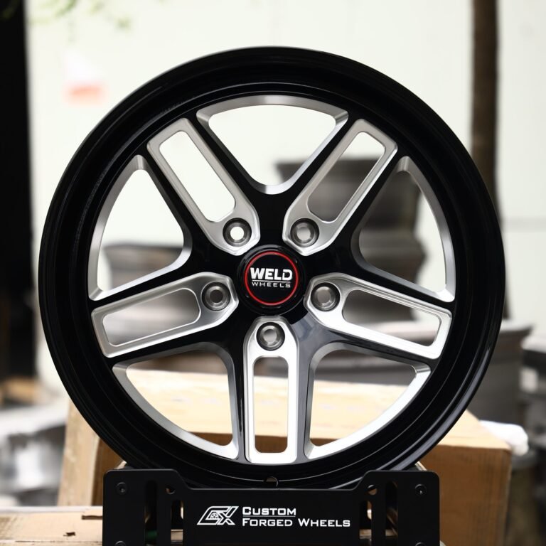 Ford Mustang wheels – Gloss Black / Machined 5 Split-Spoke Beadlock (Weld Racing-Style), front view